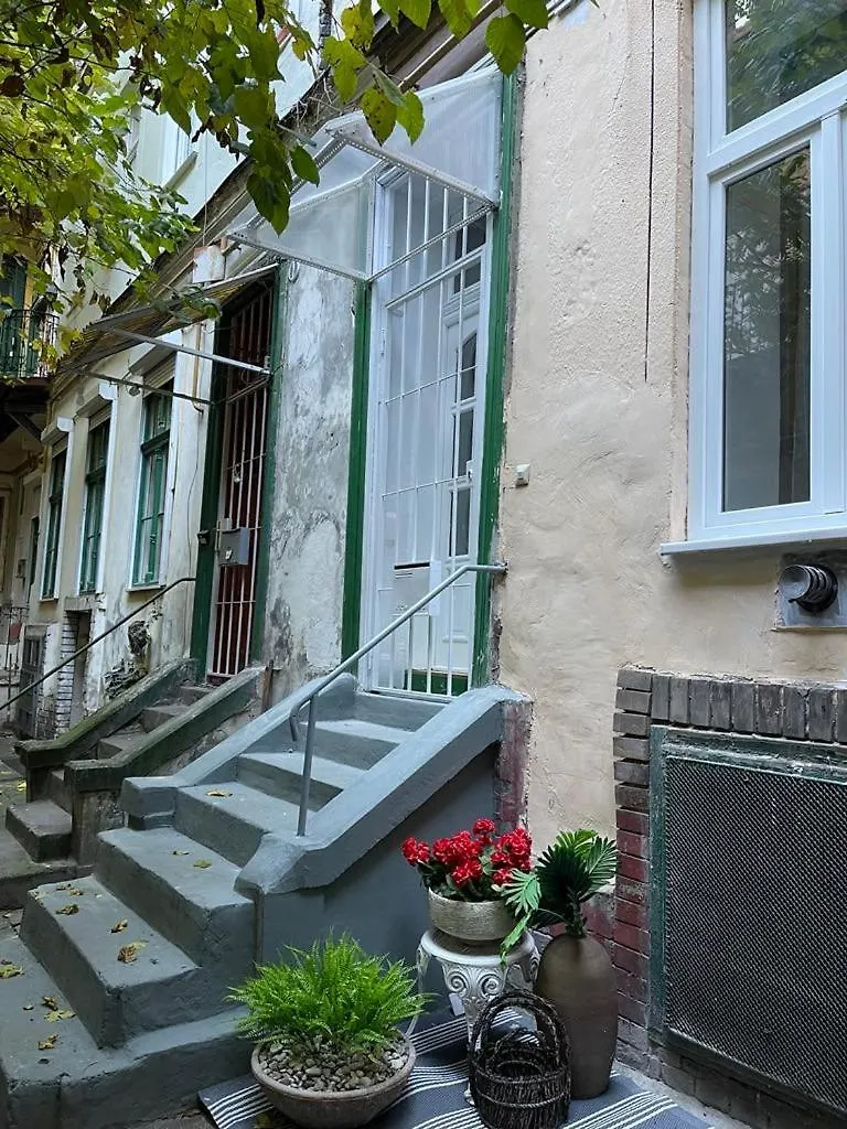 My Little Treasure Apartment Budapest 0*,  Hungary